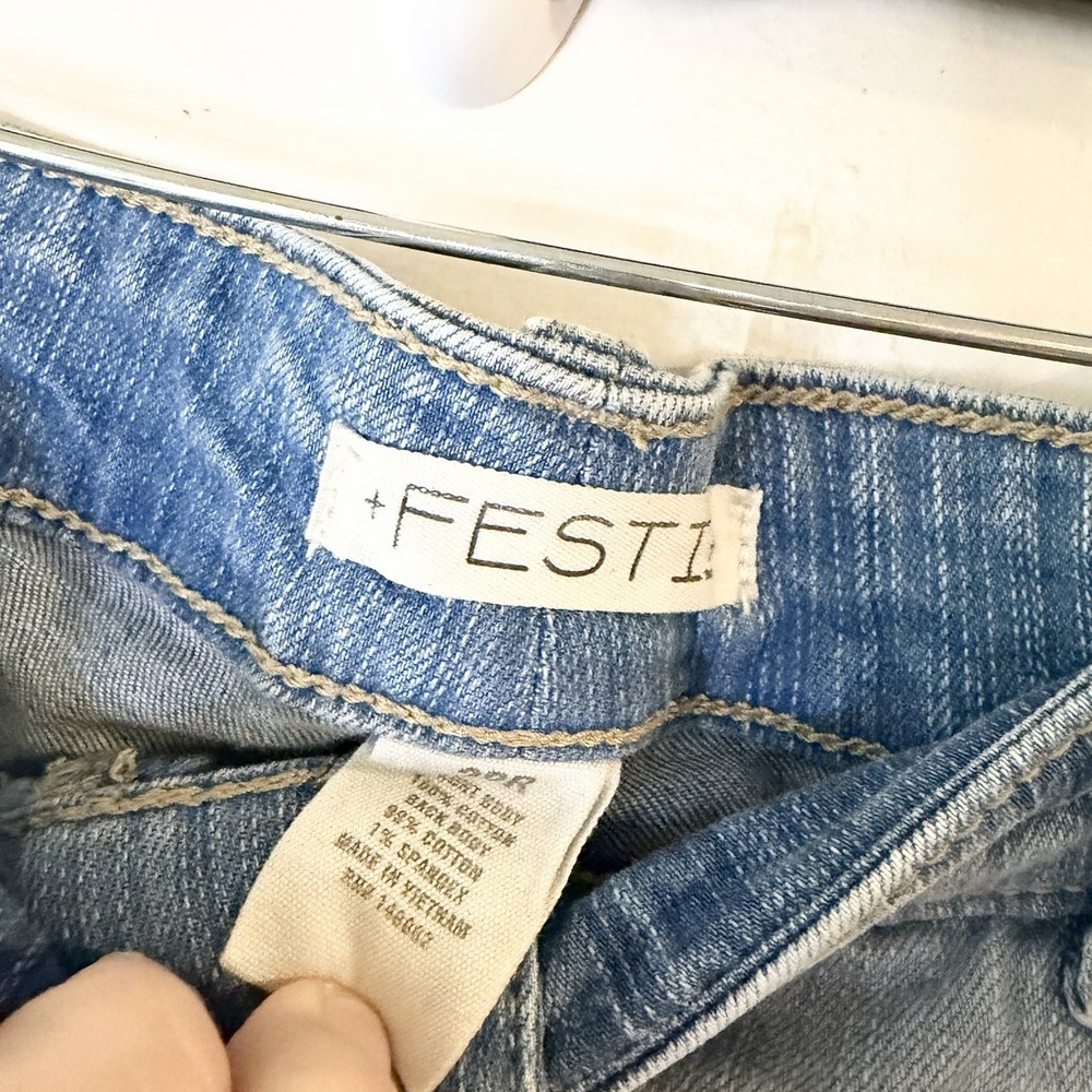 Torrid Festi Baggy Mid Rise Wide Leg Jean in Light Wash Blue Denim 20R - Picture 4 of 4